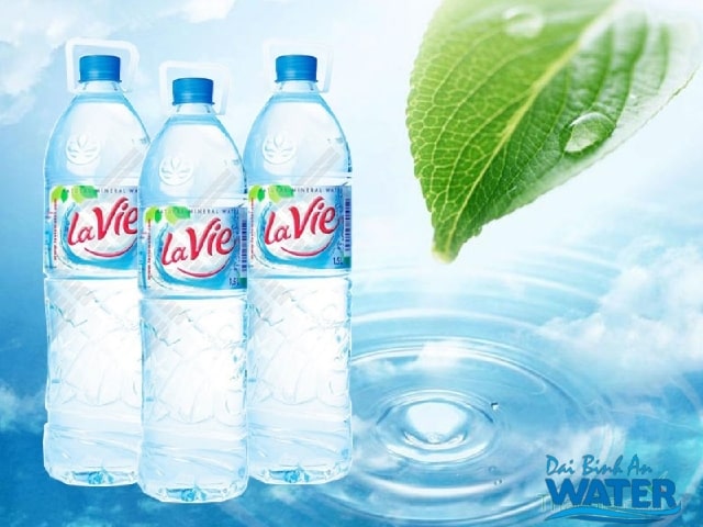 Nước khoáng Lavie chai 1.5L